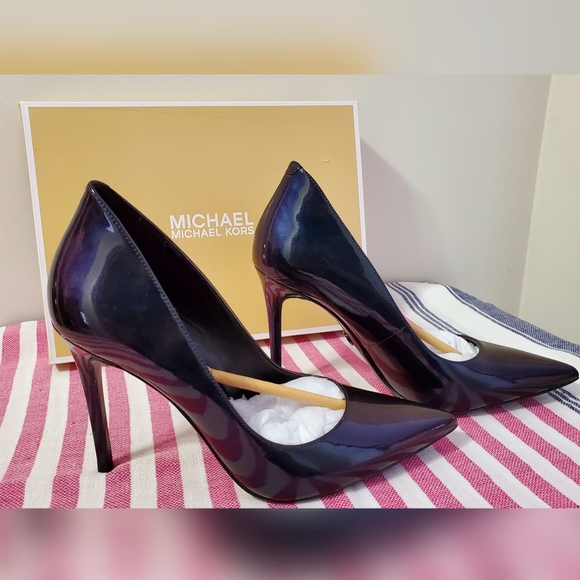 Michael Kors Keke Iridescent Patent Leather Pumps - Size 8